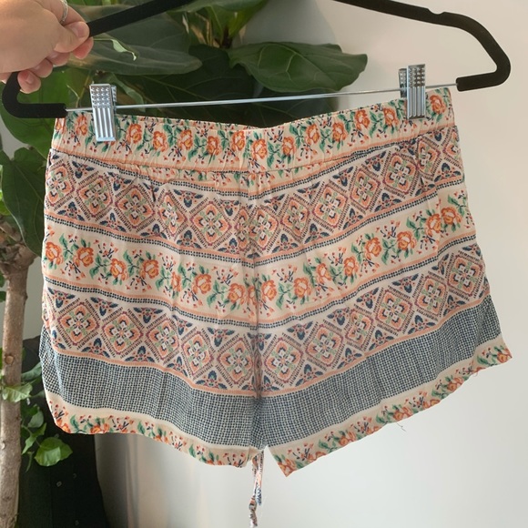 Flowy summer colorful shorts - Picture 2 of 4